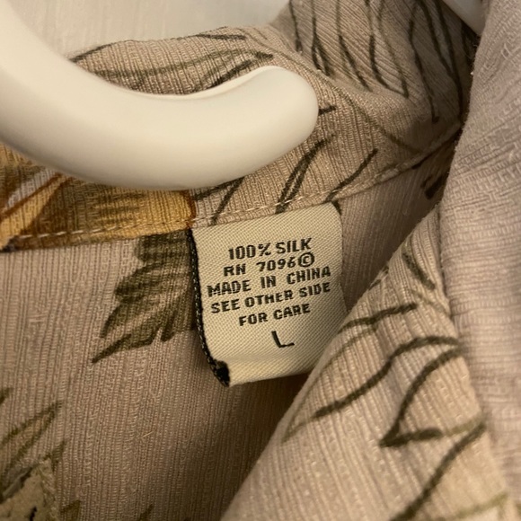 Batik Bay Silk Men’s Hawaiian button down shirt - Picture 4 of 6